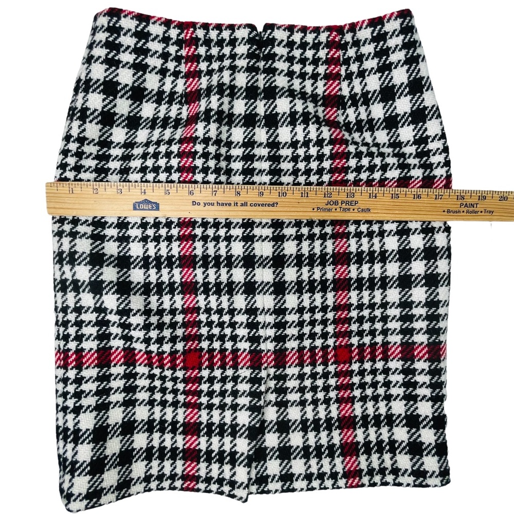 Talbots Black Red & White Houndstooth Plaid Wool Skirt Size 2P - Picture 8 of 9